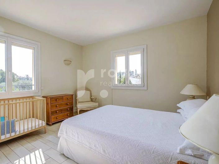 Image No.20-4 Bed House for sale