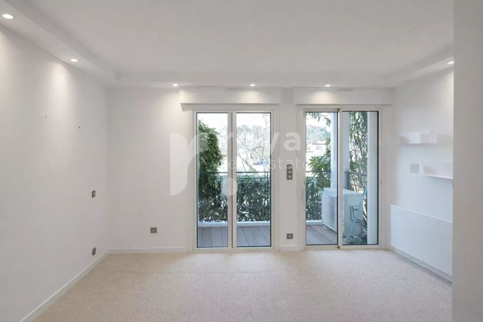 Image No.10-1 Bed Apartment for sale