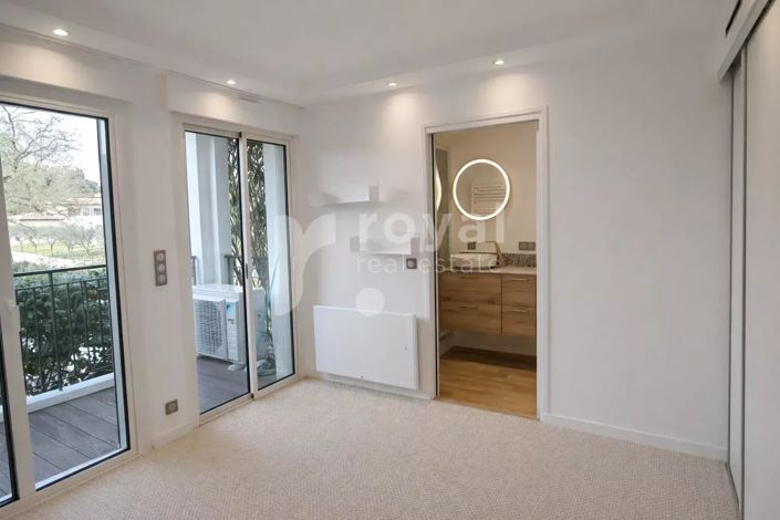 Image No.11-1 Bed Apartment for sale