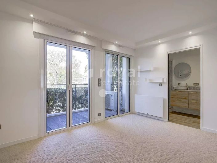 Image No.11-1 Bed Apartment for sale