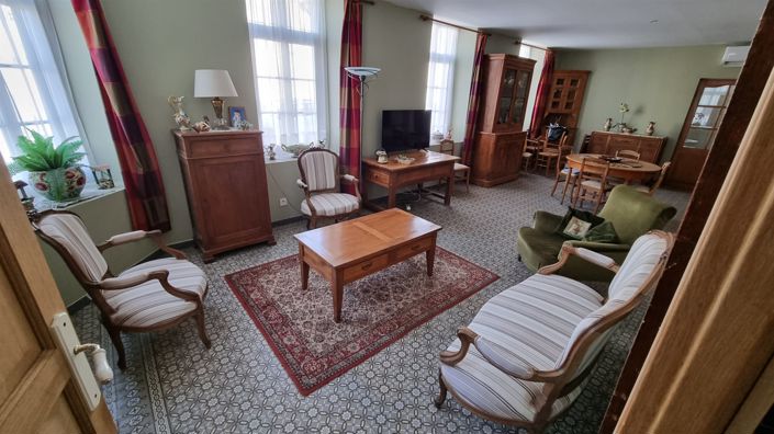 Image No.2-4 Bed House for sale