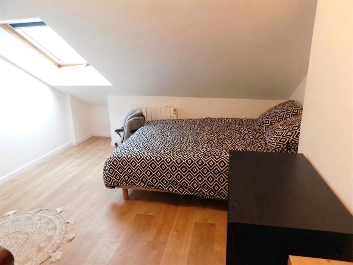 Image No.12-2 Bed House for sale