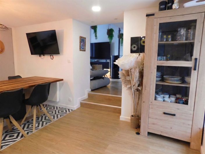 Image No.9-2 Bed House for sale