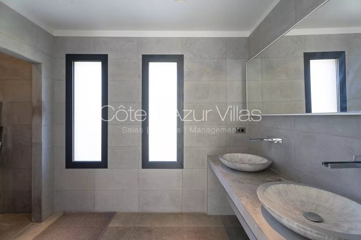 Image No.14-4 Bed House for sale