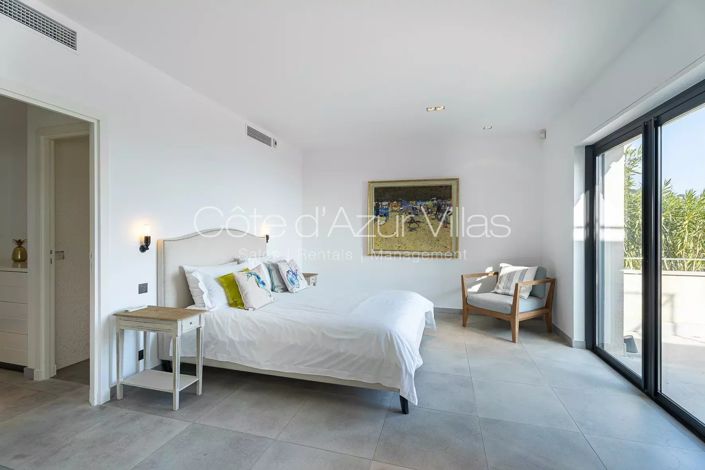 Image No.15-4 Bed House for sale