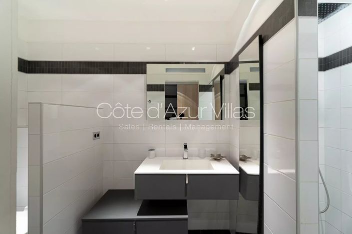 Image No.17-4 Bed House for sale