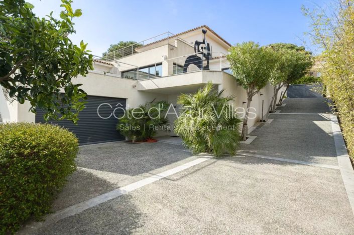 Image No.18-4 Bed House for sale