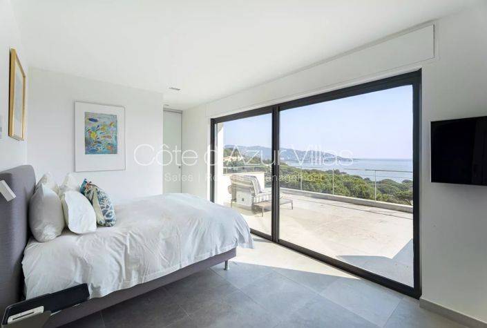 Image No.6-4 Bed House for sale