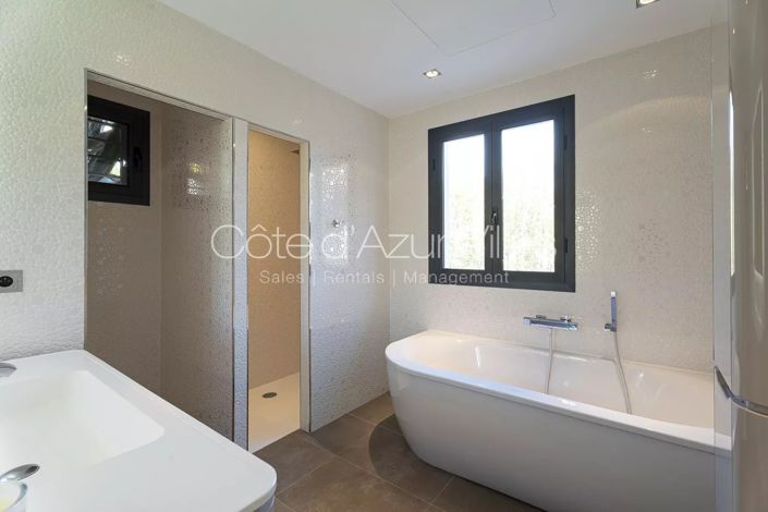 Image No.7-4 Bed House for sale