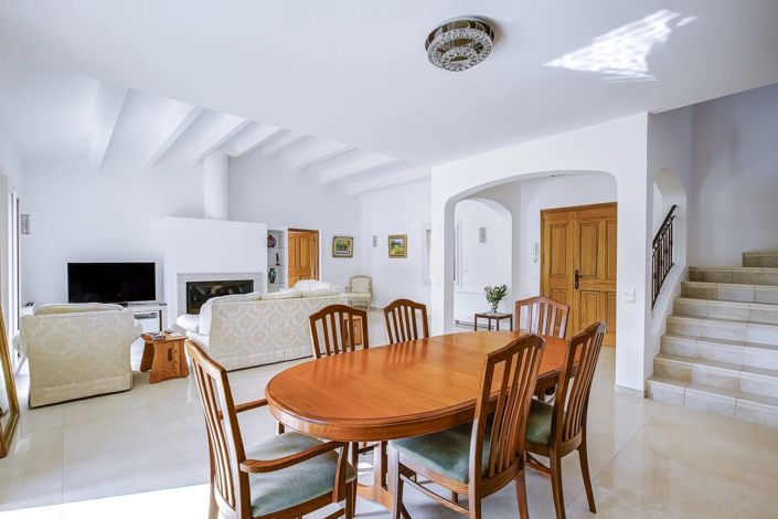 Image No.10-4 Bed House for sale