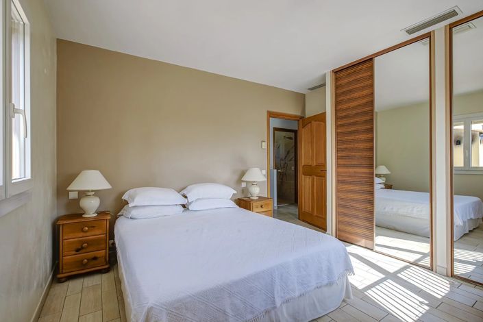 Image No.20-4 Bed House for sale