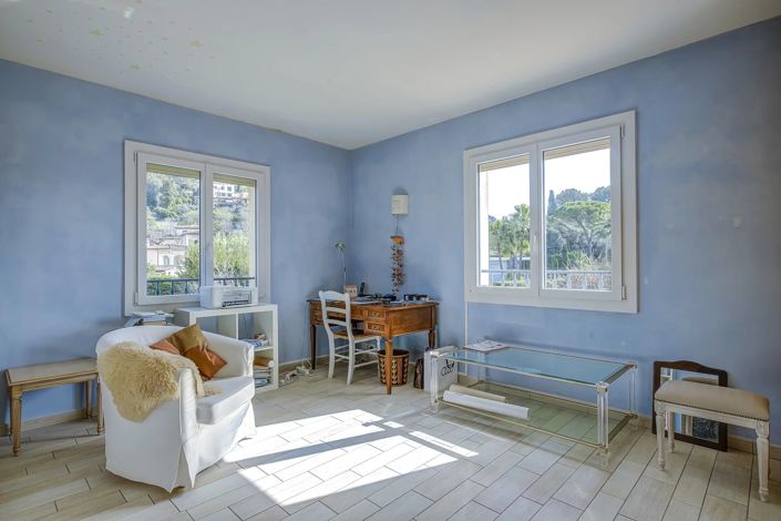 Image No.21-4 Bed House for sale