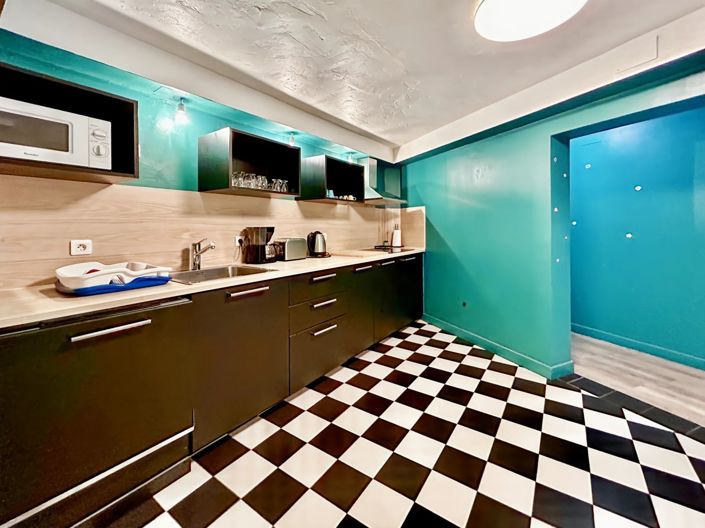 Image No.12-6 Bed House for sale