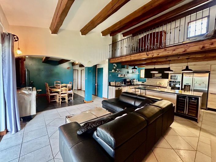 Image No.5-6 Bed House for sale