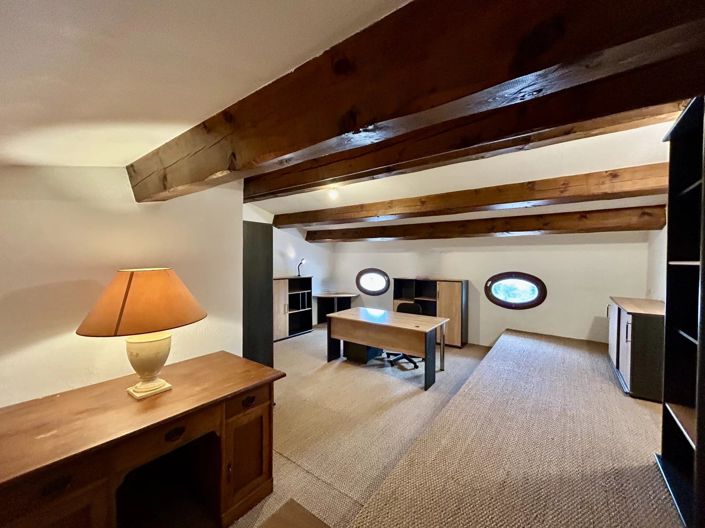 Image No.7-6 Bed House for sale