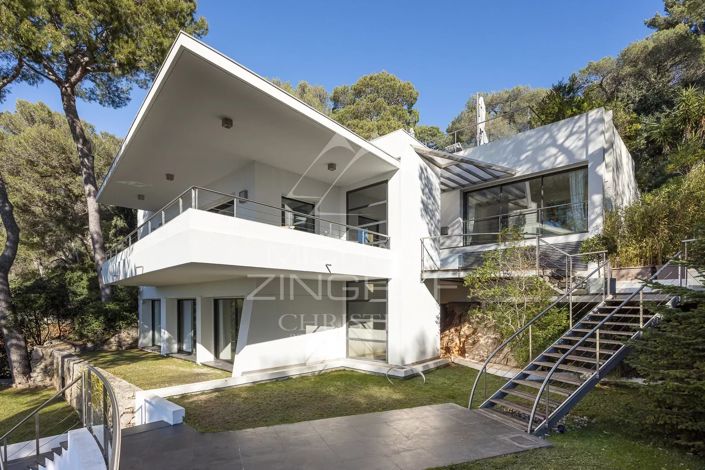 Image No.8-5 Bed House for sale