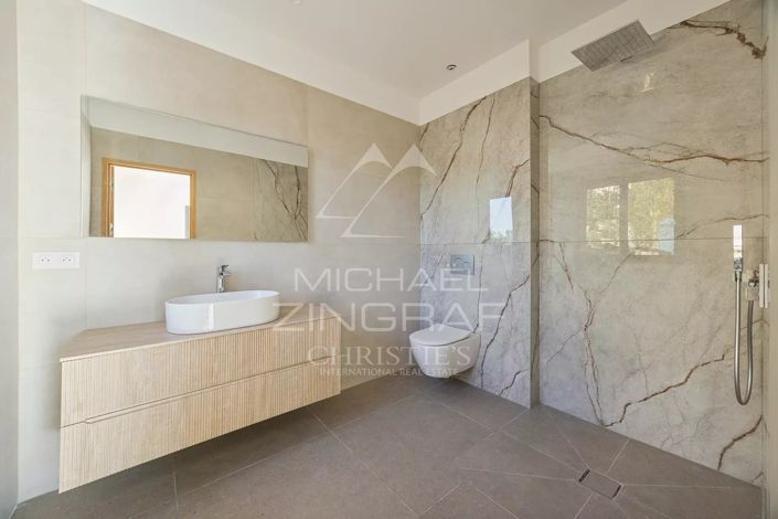 Image No.9-4 Bed House for sale