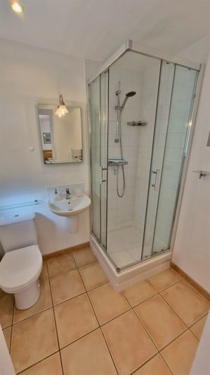 Image No.22-4 Bed House for sale