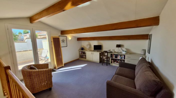 Image No.25-4 Bed House for sale