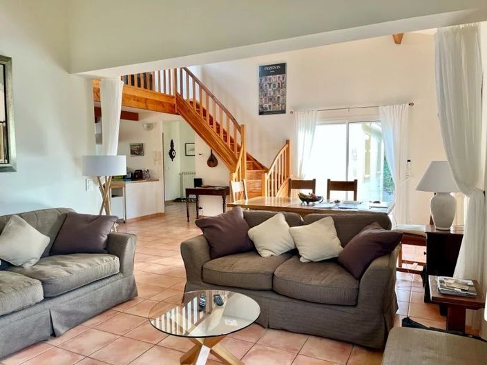 Image No.8-4 Bed House for sale