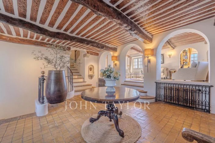 Image No.14-6 Bed House for sale