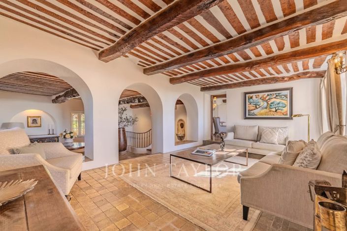 Image No.15-6 Bed House for sale