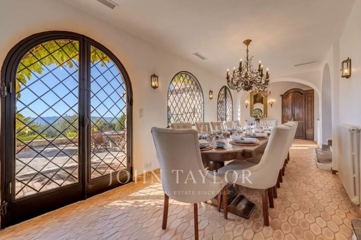 Image No.20-6 Bed House for sale