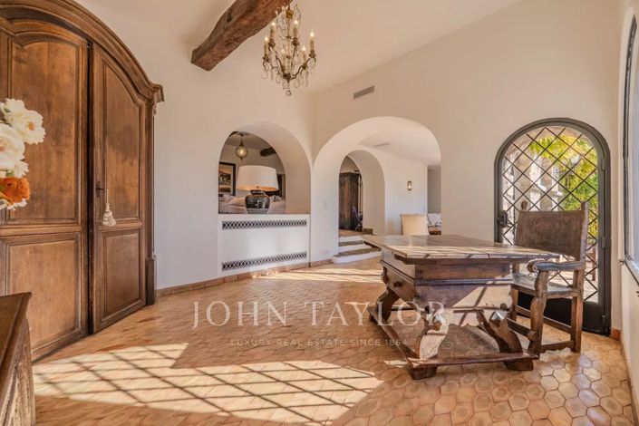 Image No.22-6 Bed House for sale