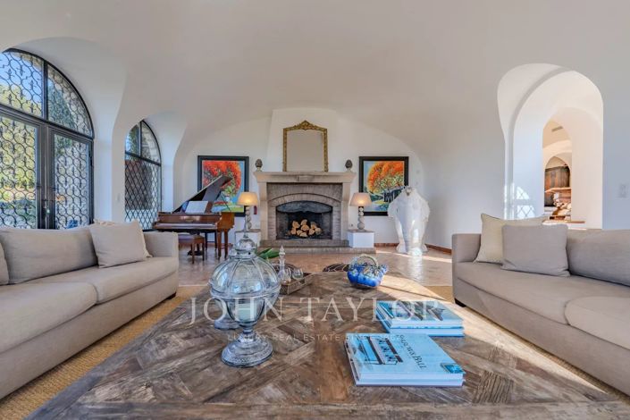 Image No.24-6 Bed House for sale