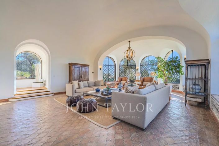 Image No.25-6 Bed House for sale