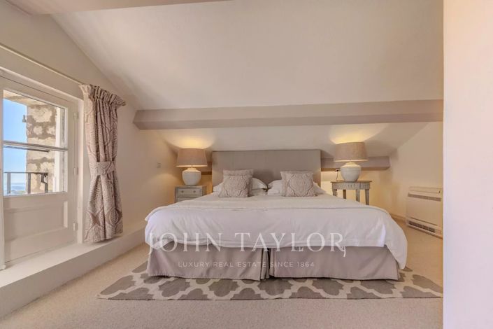 Image No.31-6 Bed House for sale