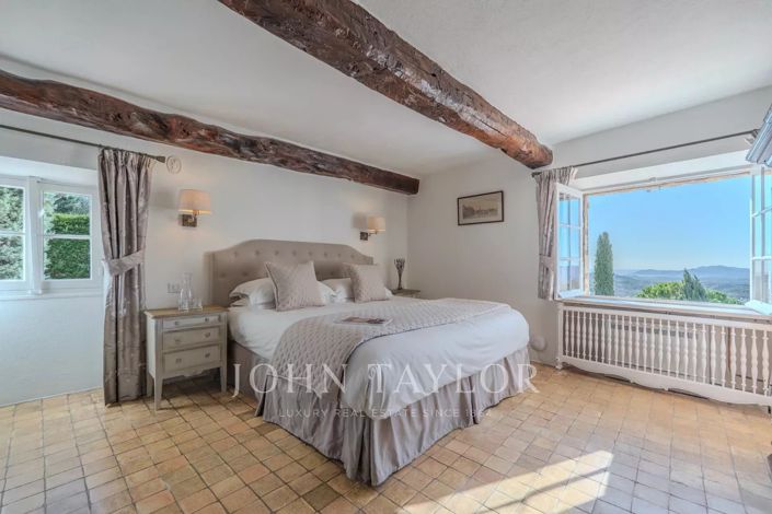 Image No.34-6 Bed House for sale