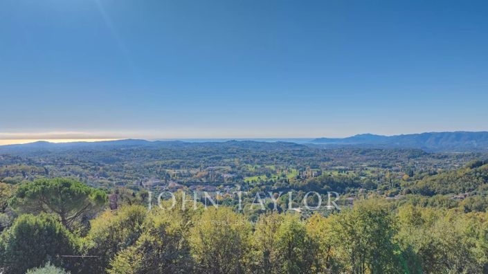 Image No.38-6 Bed House for sale