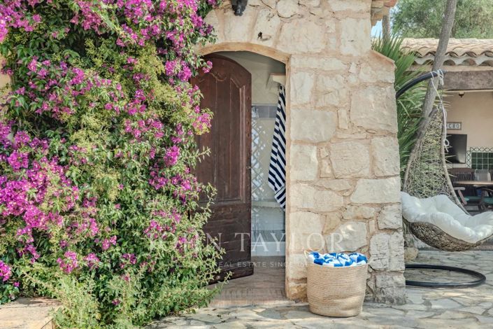 Image No.46-6 Bed House for sale