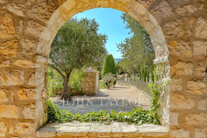 Image No.48-6 Bed House for sale