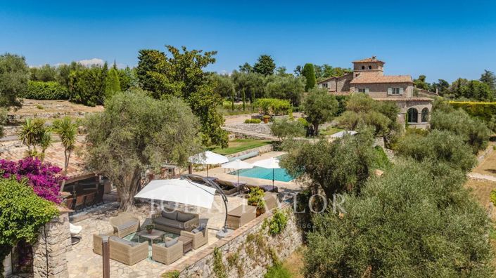 Image No.8-6 Bed House for sale