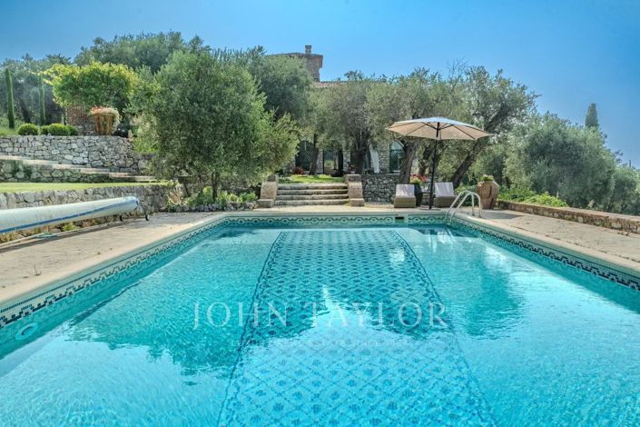 Image No.9-6 Bed House for sale