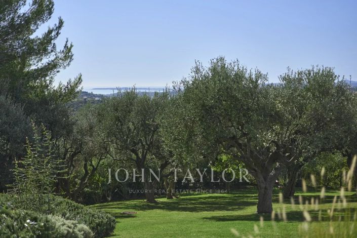 Image No.10-5 Bed House for sale