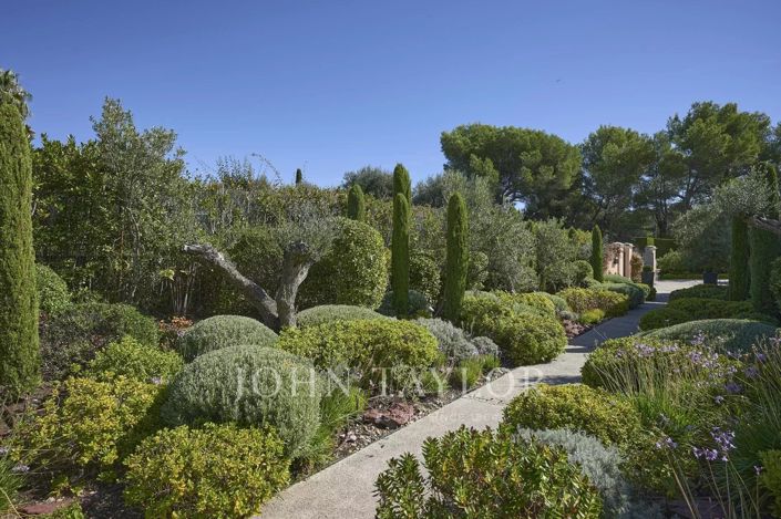 Image No.11-5 Bed House for sale