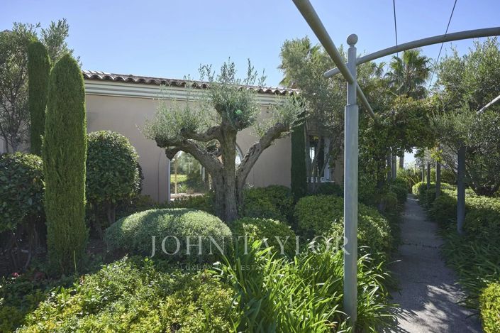 Image No.12-5 Bed House for sale