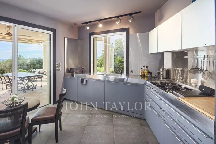 Image No.14-5 Bed House for sale