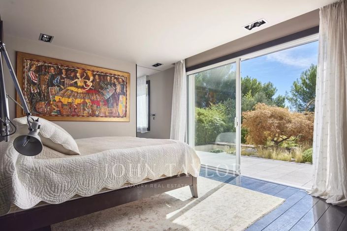 Image No.16-5 Bed House for sale