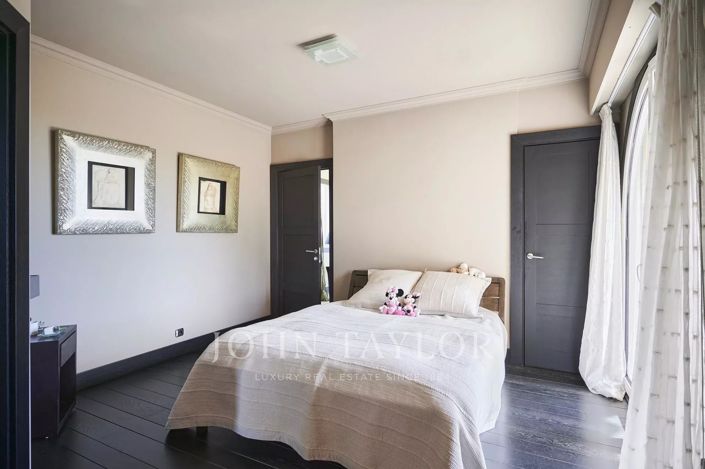 Image No.17-5 Bed House for sale