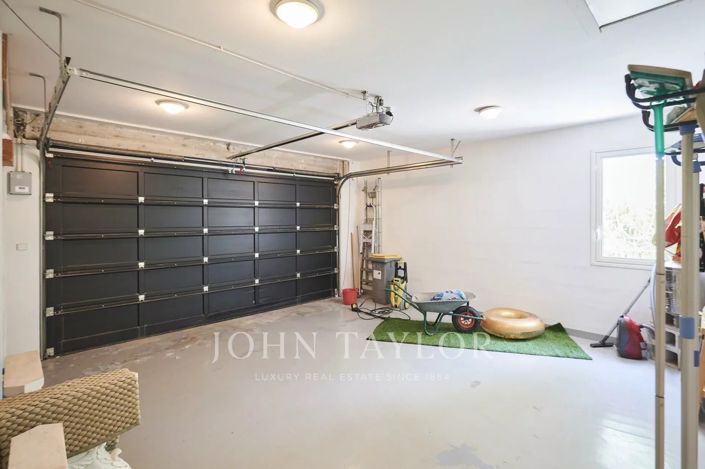 Image No.19-5 Bed House for sale