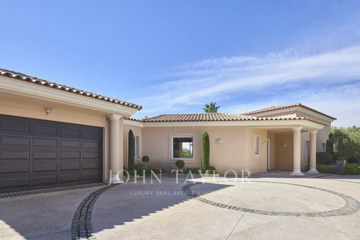 Image No.7-5 Bed House for sale