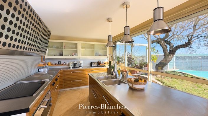 Image No.6-5 Bed Apartment for sale