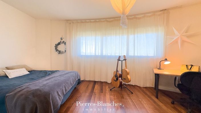 Image No.7-5 Bed Apartment for sale