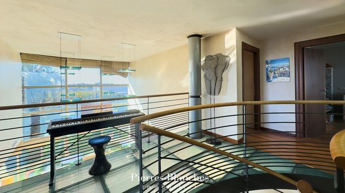 Image No.9-5 Bed Apartment for sale