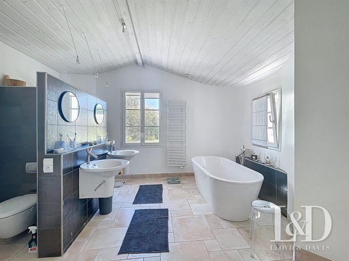 Image No.11-3 Bed House for sale