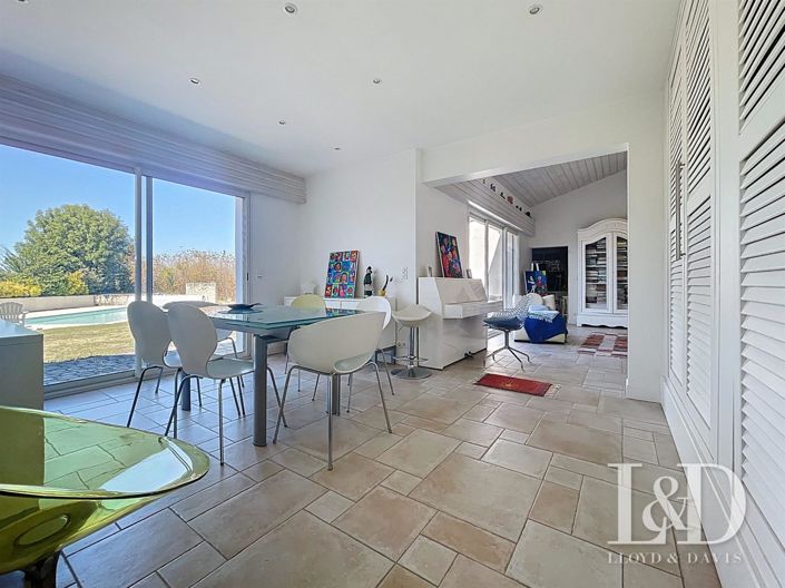 Image No.18-3 Bed House for sale